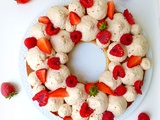 Couronne de fruits rouges, mousse de fromage blance au speculoos