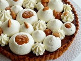 Tarte au chocolat au lait, praliné et mousse de fromage blanc