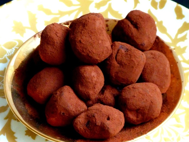Truffes au chocolat faciles - 2 ingrédients - Valises & Gourmandises