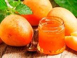 Confiture d’abricots onctueuse : recette facile et savoureuse à la vanille
