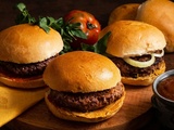 Hamburger maison juteux : recette facile en 10 minutes