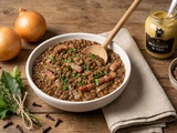 Lentilles à la dijonnaise : moutarde et lard bien doré