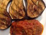 Aubergines grillées au four, sauce tomate aux tiges de fenouil et anchois