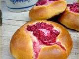 Raspberry buns