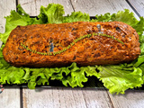 Cake au saucisson sec, noisettes et tomates séchées