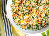 Salade de quinoa, orange, datte et noix
