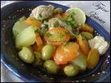Tajine Zeitoun (Tajine aux olives avec poulet ,pommes de terre , carottes )