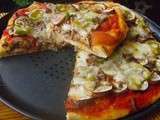Pizza à la viande hachée et légumes du soleil (levant)