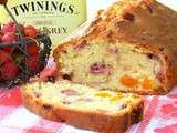 Cake aux fraises des bois, abricots à l'earl grey et baies roses