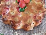 Gâteau au yaourt fraises rhubarbe