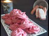 Meringues aux biscuits roses
