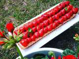 Tarte fraises rhubarbe
Excellente et gourmande 
La recette demain sur mon blog http://www.latabledeclara.fr