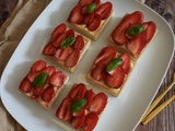 Tartelettes carrées crème pâtissière et fraises