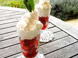 Vous prendre bien une coupe de fraises chantilly maison?
http://www.latabledeclara.fr/2017/04/coupe-fraises-chantilly.html 
#fraise #chantilly
