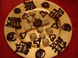 Décors en chocolat et tuiles de carambars : Recette facile et savoureuse