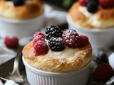 Découvrez la Recette Divine des Soufflés au Citron Vert et Fruits Rouges : Un Finale Gourmand pour vos Repas Élégants