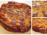 Gâteau Renversé aux Prunes et Raisins : Recette Facile et Savoureuse