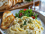Tout savoir sur la sauce Alfredo : Recettes, Histoire et Astuces