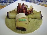 Purée de pois cassés, aubergine, schips de magret, parmesan