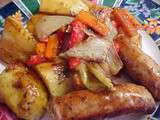 Saucisses et légumes rôtis au four