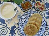Breakfast thème vanille: lait chaud et pancakes
