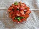 Salade de fraises, marinade rhubarbe - fleur d'oranger - citron vert - menthe