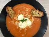 Soupe a la tomate et bocconcini