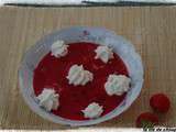 Soupe de fraises au basilic, chantilly maison poivre et pamplemousse