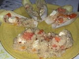 Barquette d’endive au quinoa, feta et 
 tomates