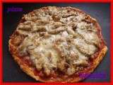 Pizza a l emincee de dinde epicee lardons champignon