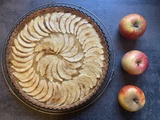 Tarte gourmande aux pommes, crème d'amande, compote