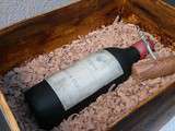 Gateau caisse de vin en bois et bouteille de vin