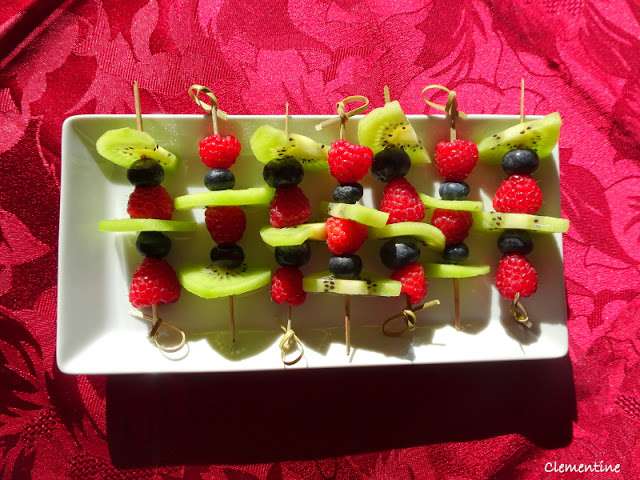 Brochettes de fruits frais rapide : découvrez les recettes de cuisine de  Femme Actuelle Le MAG