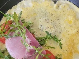 Omelette au jambon, tomate e roquette