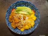 Poke bowl au saumon et mangue