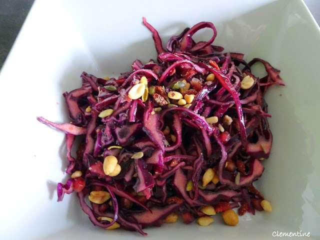 Salade aigre douce de chou rouge de Nigella Lawson - Recette par