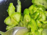 Salade de concombres piquante