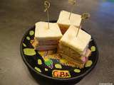 Sloppy Joe - Sandwich double-decker avec fromage, pastrami, jambon, rôti de porc et salade de chou blanc