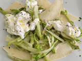 Tortino pane carasau, burrata e puntarelle - puntarelle avec burrata et pain sarde