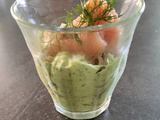 Verrine de mousse d'avocat et saumon fumé