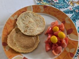 Pancakes ou blinis aux courgettes, lardons de volaille et comté