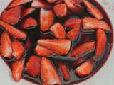 Madeleines amandes, glaçons de fraises au vin