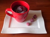 Mug cake chocolat framboises