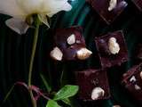 Carrés fondants au chocolat, pruneaux et noisette (ou la meilleure façon d’utiliser l’okara) – La passion est-elle irrationnelle