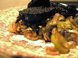 Boudins noirs grillés sur wok de poireaux parfumés