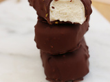 Bâtonnets de glace à la vanille et coque en chocolat