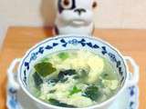 Soupe à l’œuf et au wakame わかめスープ