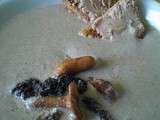 Veloute de champignons et ses croustillants aux foie gras