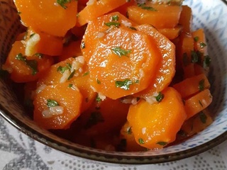 Salade de carottes râpées facile et rapide : découvrez les