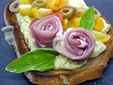 Crostini de tomates au pesto et ricotta
